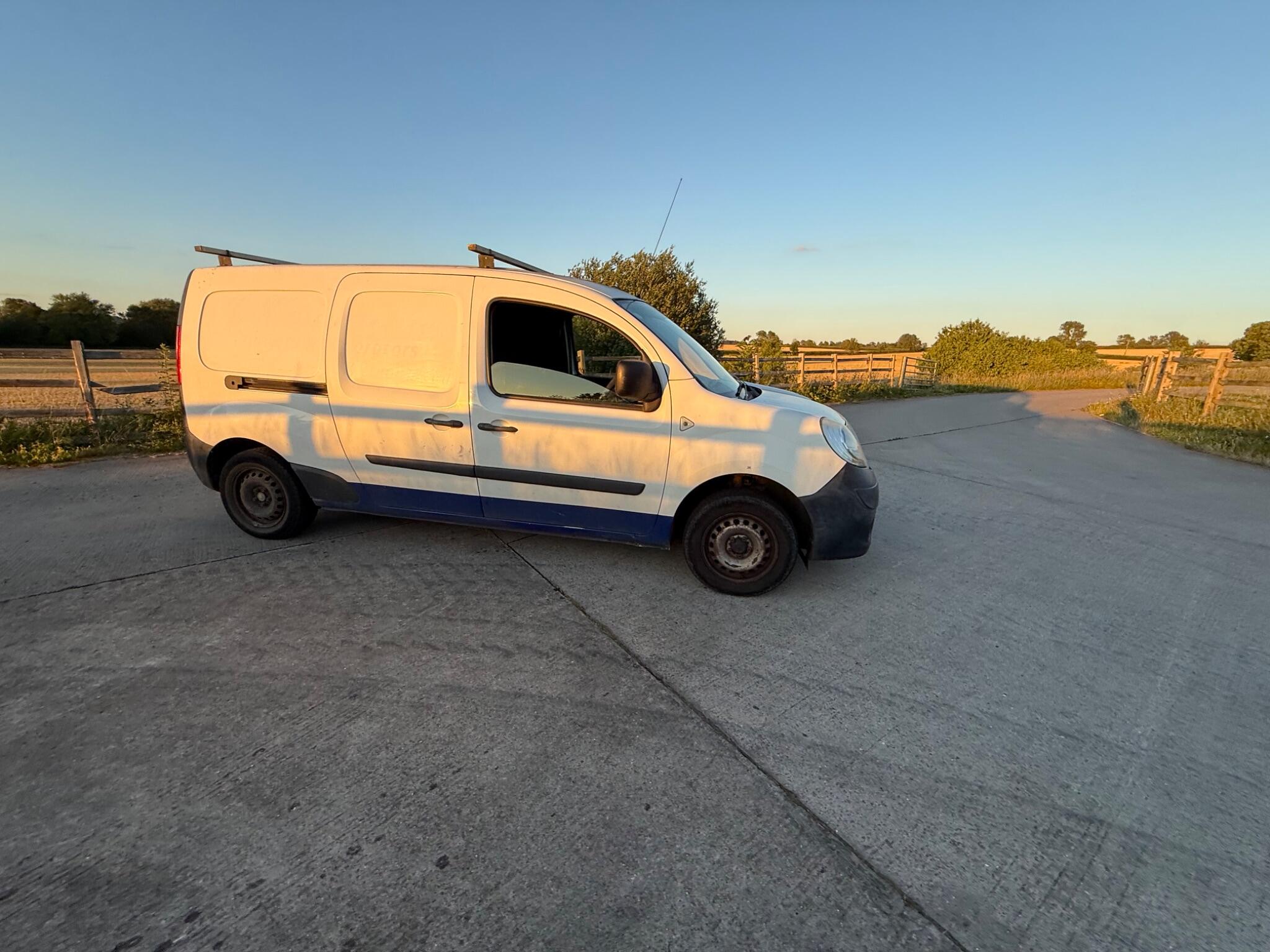 Renault Kangoo Maxi 1.5 LL21 dCi FWD L3 H1 4dr — photo 56 of 68